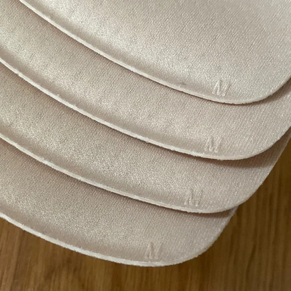 ❤️ Four New Lululemon Bra Insert Pads from Asia Size Medium NWOT - Picture 3 of 3
